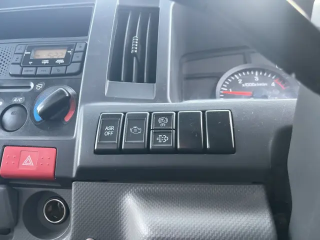いすゞ エルフ TPG-NKR85AR(2WD)の写真35