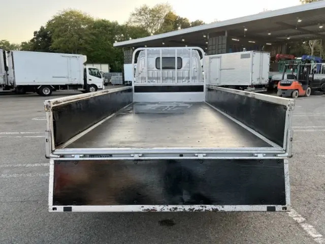 日野 デュトロ 2RG-XZU655M(2WD)の写真9