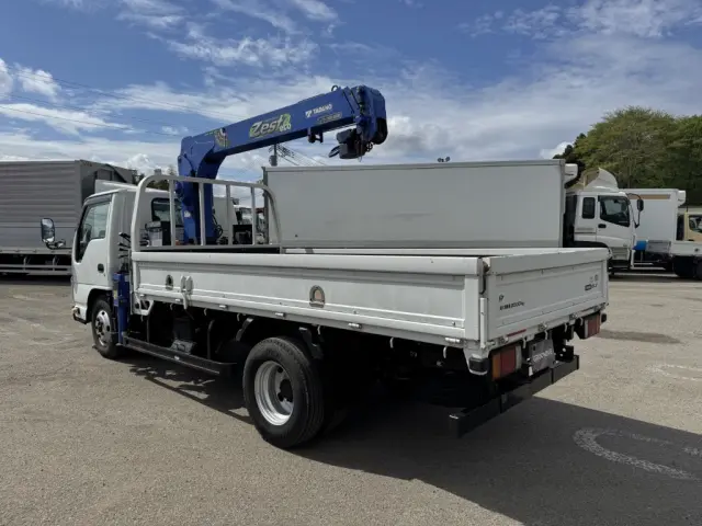 いすゞ エルフ TPG-NKR85AR(2WD)の写真4