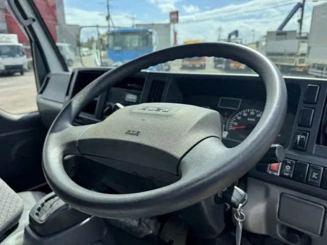 いすゞ エルフ TPG-NKR85AR(2WD)の写真32