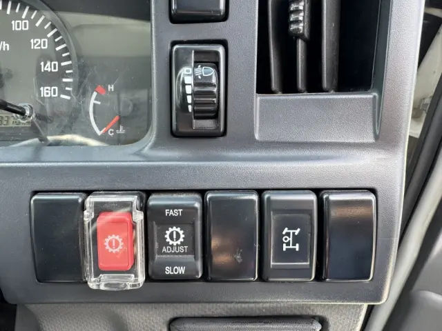 いすゞ エルフ TPG-NKR85AR(2WD)の写真37