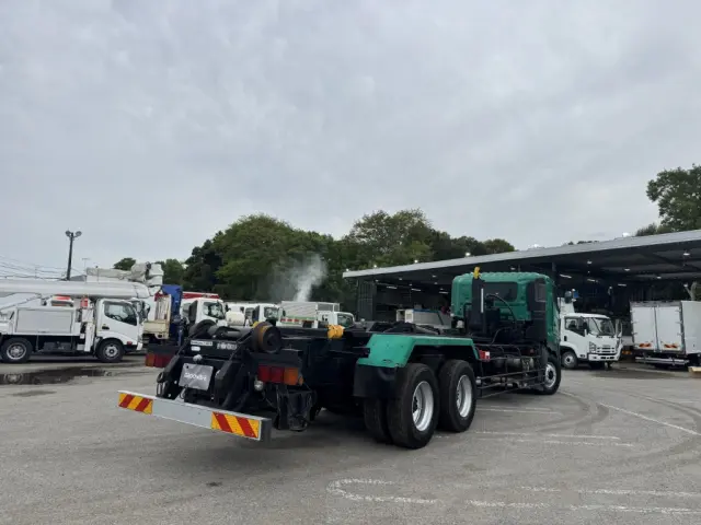 日野 プロフィア PK-FS1EWWA(6x4)の写真3