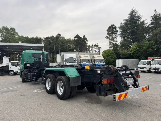 日野 プロフィア PK-FS1EWWA(6x4)の写真4
