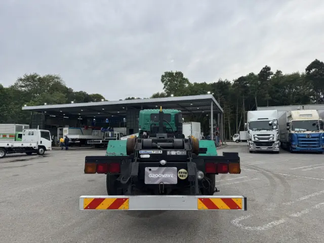日野 プロフィア PK-FS1EWWA(6x4)の写真8