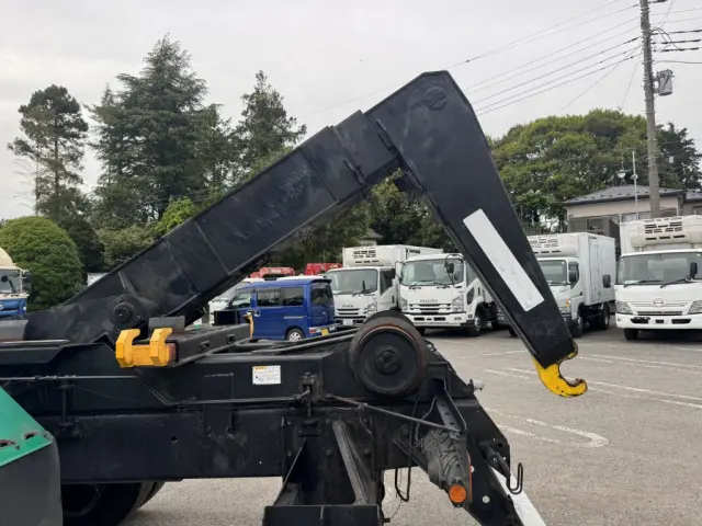 日野 プロフィア PK-FS1EWWA(6x4)の写真11