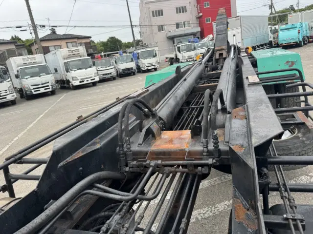日野 プロフィア PK-FS1EWWA(6x4)の写真13