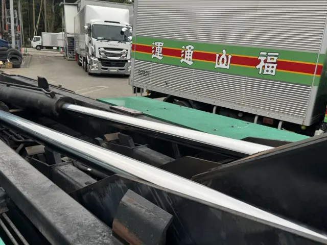 日野 プロフィア PK-FS1EWWA(6x4)の写真14