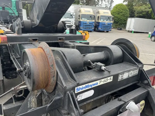 日野 プロフィア PK-FS1EWWA(6x4)の写真15