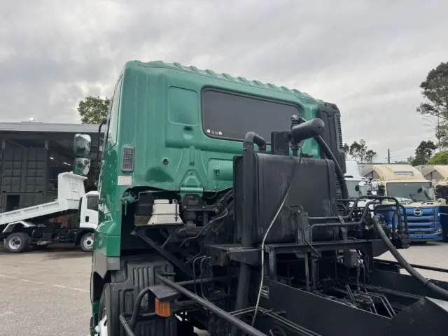 日野 プロフィア PK-FS1EWWA(6x4)の写真16