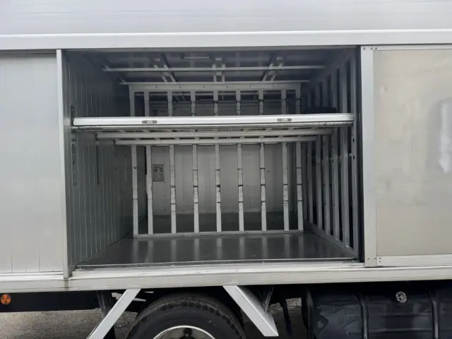 日野 デュトロ TKG-XZU655M(2WD)の写真9