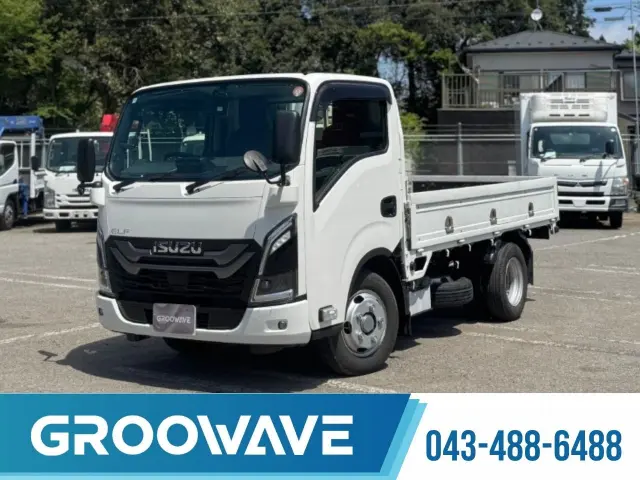 いすゞ エルフ 2TG-NJR88AF(2WD)の写真1