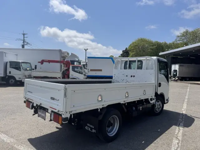 いすゞ エルフ 2TG-NJR88AF(2WD)の写真3