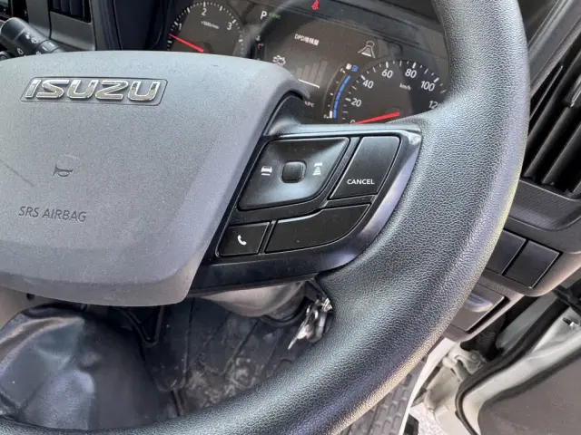 いすゞ エルフ 2TG-NJR88AF(2WD)の写真31