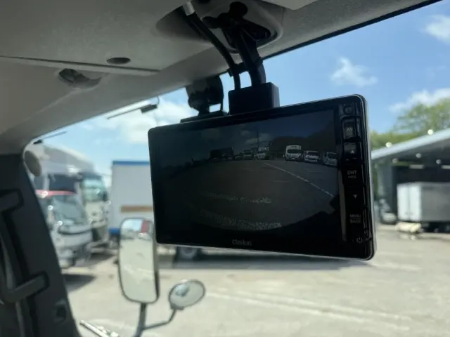 いすゞ エルフ 2TG-NJR88AF(2WD)の写真32