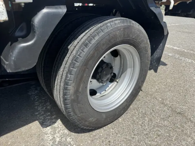 いすゞ エルフ 2TG-NJR88AF(2WD)の写真42