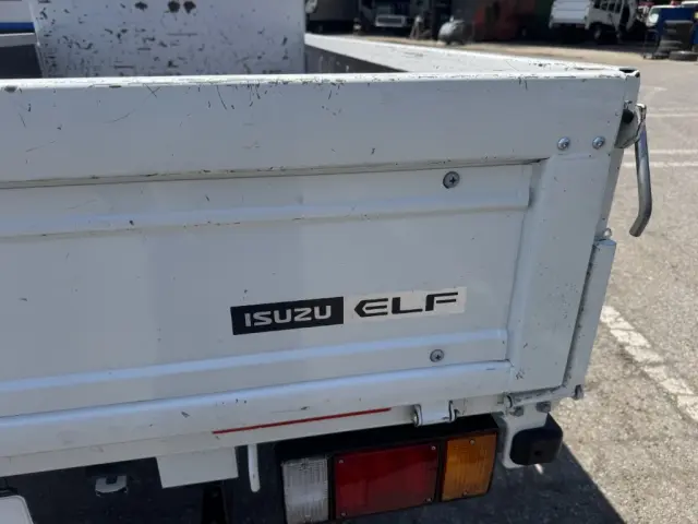 いすゞ エルフ 2TG-NJR88AF(2WD)の写真46