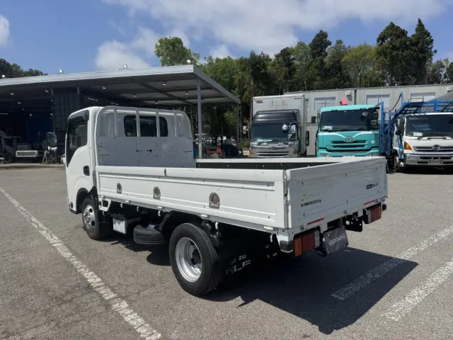いすゞ エルフ 2TG-NJR88AF(2WD)の写真4