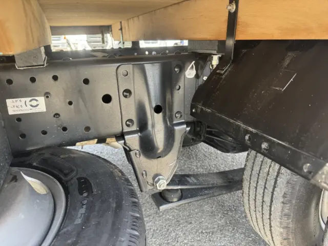 いすゞ エルフ 2TG-NJR88AF(2WD)の写真16