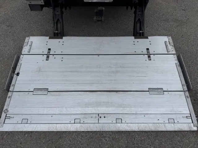 いすゞ エルフ 2RG-NPR88YN(2WD)の写真13