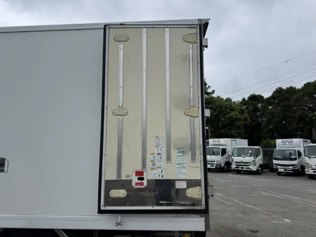 いすゞ エルフ 2RG-NPR88YN(2WD)の写真21