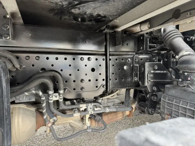 いすゞ エルフ 2RG-NPR88YN(2WD)の写真23