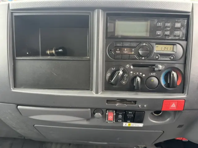 いすゞ エルフ 2RG-NPR88YN(2WD)の写真34
