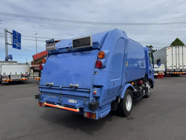 いすゞ エルフ TPG-NMR85AN(2WD)の写真4