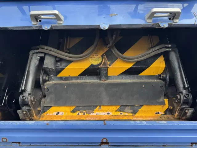 いすゞ エルフ TPG-NMR85AN(2WD)の写真8