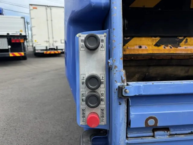 いすゞ エルフ TPG-NMR85AN(2WD)の写真11