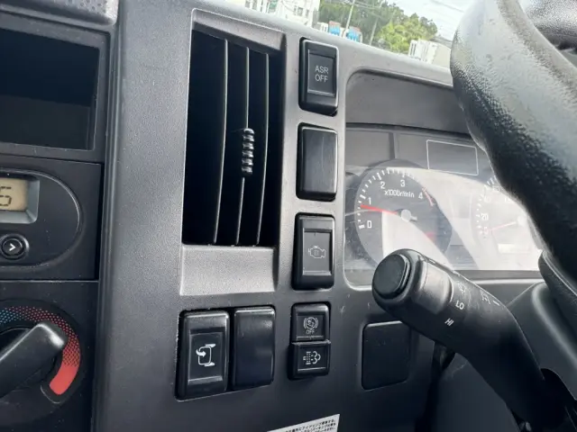 いすゞ エルフ TPG-NMR85AN(2WD)の写真33