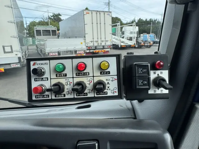 いすゞ エルフ TPG-NMR85AN(2WD)の写真35