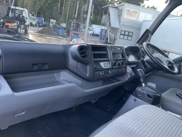 日野 デュトロ TPG-XZU712M(2WD)の写真37