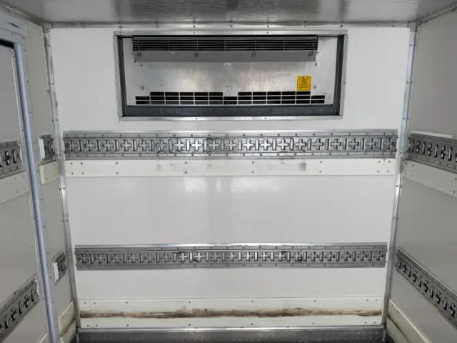グルーウェーブでは、一見しただけでは分からない車両の状態を、徹底的に明らかにする【入庫検査の技術】には自信がありますので、安心してご検討下さい!|いすゞ エルフ TKG-NPR85YN(2WD)の写真16