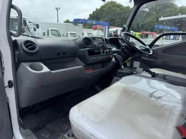 日野 デュトロ TPG-XZU600X(2WD)の写真41