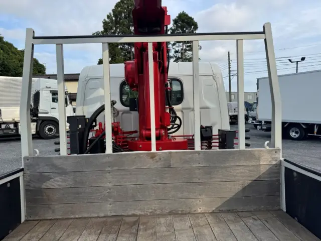 常時100台以上の平ボディー、ダンプ、クレーン、冷凍車、ウイング、バス等の商品をご用意しております!毎日多種多様なUSEDトラックが入庫しております!お気に入りの商品はすぐにお問合せ下さい!|三菱 キャンター 2PG-FEAV0(2WD)の写真13