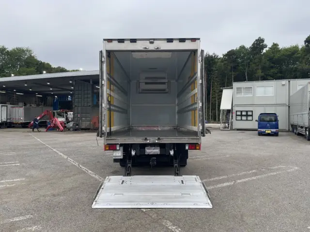 いすゞ エルフ TKG-NPR85YN(2WD)の写真10