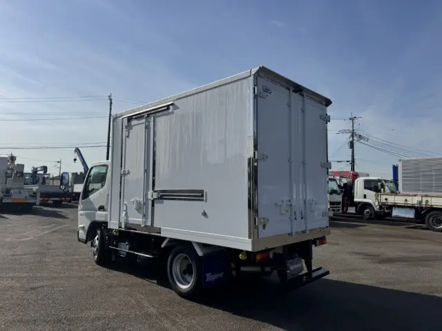 三菱 キャンター 2RG-FBAV0(2WD)の写真5