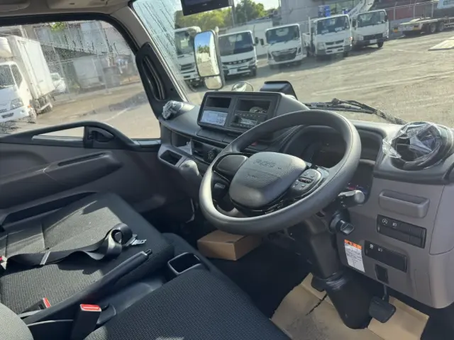 三菱 キャンター 2RG-FBAV0(2WD)の写真28