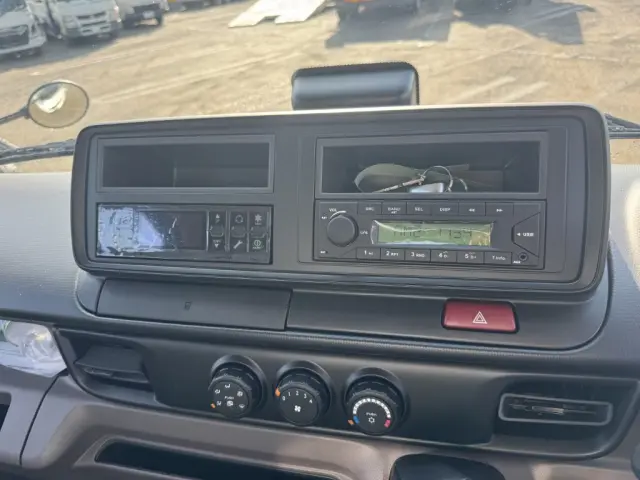 三菱 キャンター 2RG-FBAV0(2WD)の写真30