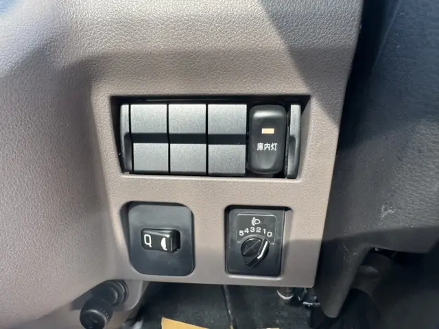 三菱 キャンター 2RG-FBAV0(2WD)の写真32