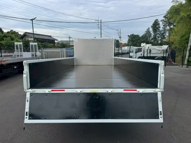 三菱 キャンター 2RG-FEAV0(2WD)の写真7