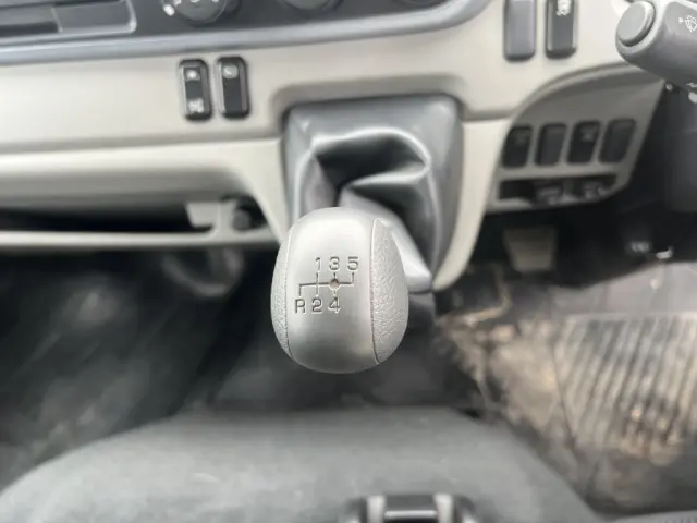 三菱 キャンター 2RG-FEAV0(2WD)の写真23