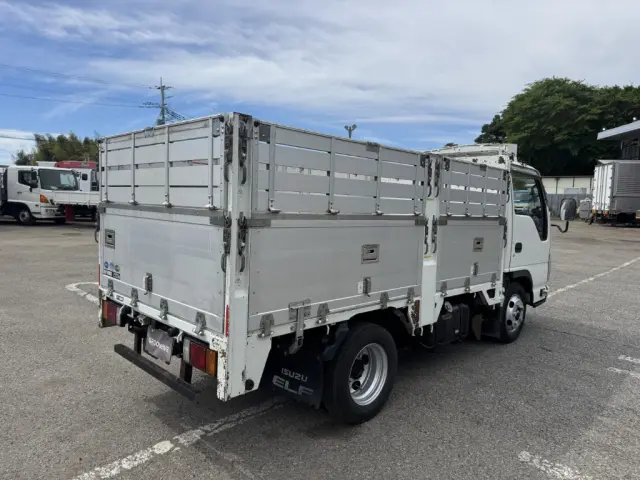 いすゞ エルフ TRG-NJR85A(2WD)の写真3