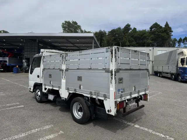いすゞ エルフ TRG-NJR85A(2WD)の写真4