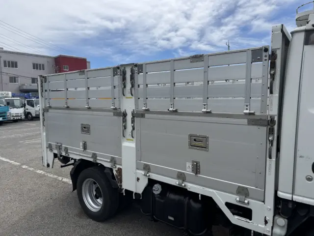 いすゞ エルフ TRG-NJR85A(2WD)の写真6