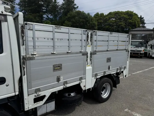 いすゞ エルフ TRG-NJR85A(2WD)の写真7