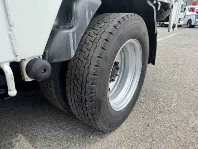 いすゞ エルフ TRG-NJR85A(2WD)の写真39