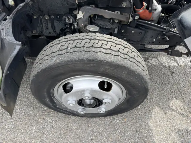 いすゞ エルフ TRG-NJR85A(2WD)の写真41