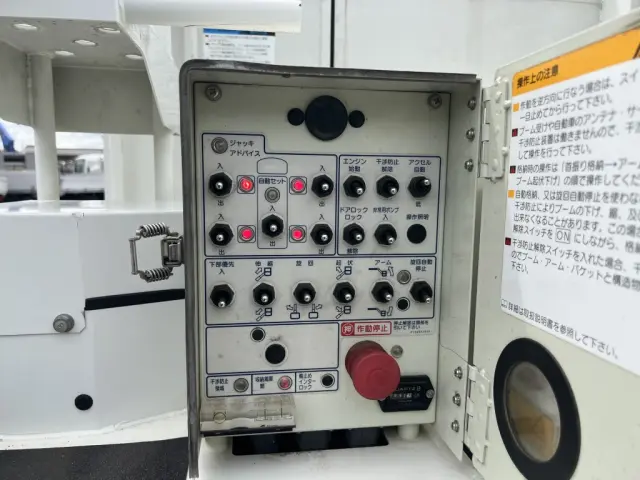 いすゞ エルフ TKG-NKR85AN(2WD)の写真13
