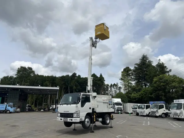 いすゞ エルフ TKG-NKR85AN(2WD)の写真14